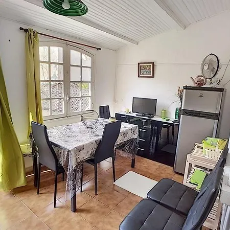 Apartment Avec Acces Direct A La