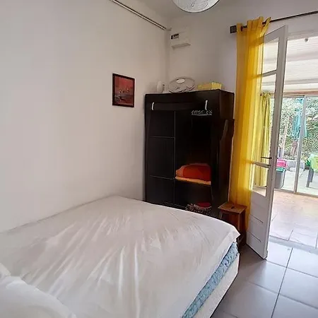 Apartment Avec Acces Direct A La